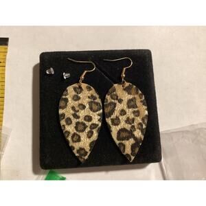 4357 NWOP New Fashion Leopard/Ocelot Faux Hide Dangling Earrings Animal Print